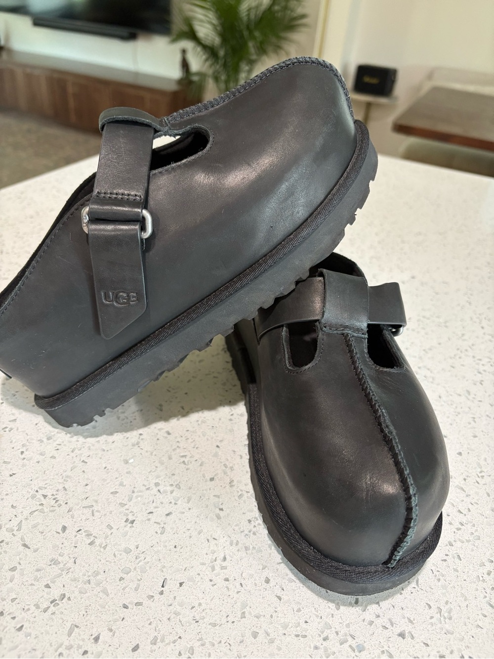 UGG Women’s Goldenstar Hi Clog – Black – Size 8 US